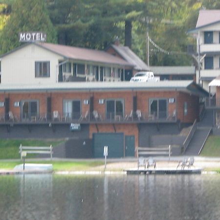 أولد فورغ Pine Knoll Hotel Lakeside Lodge & Cabin المظهر الخارجي الصورة