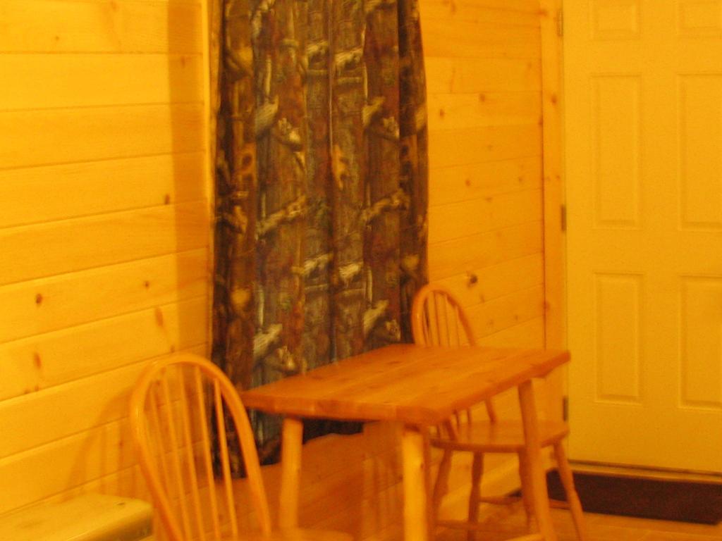 أولد فورغ Pine Knoll Hotel Lakeside Lodge & Cabin الغرفة الصورة