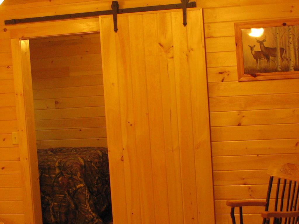 أولد فورغ Pine Knoll Hotel Lakeside Lodge & Cabin الغرفة الصورة