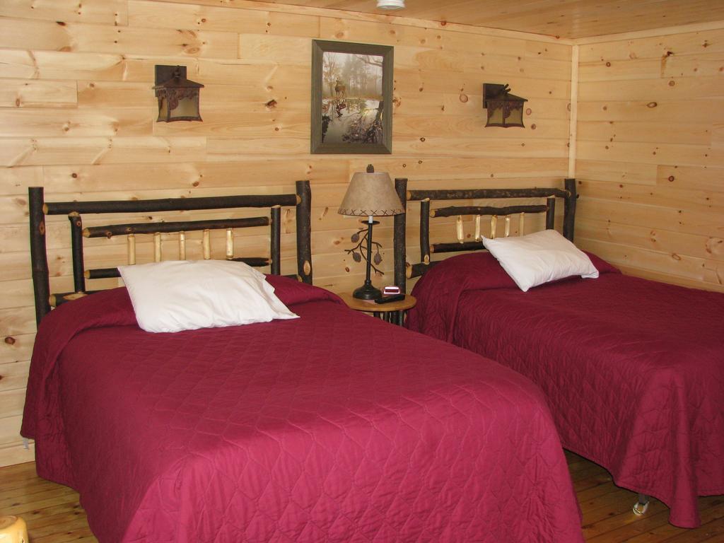 أولد فورغ Pine Knoll Hotel Lakeside Lodge & Cabin الغرفة الصورة