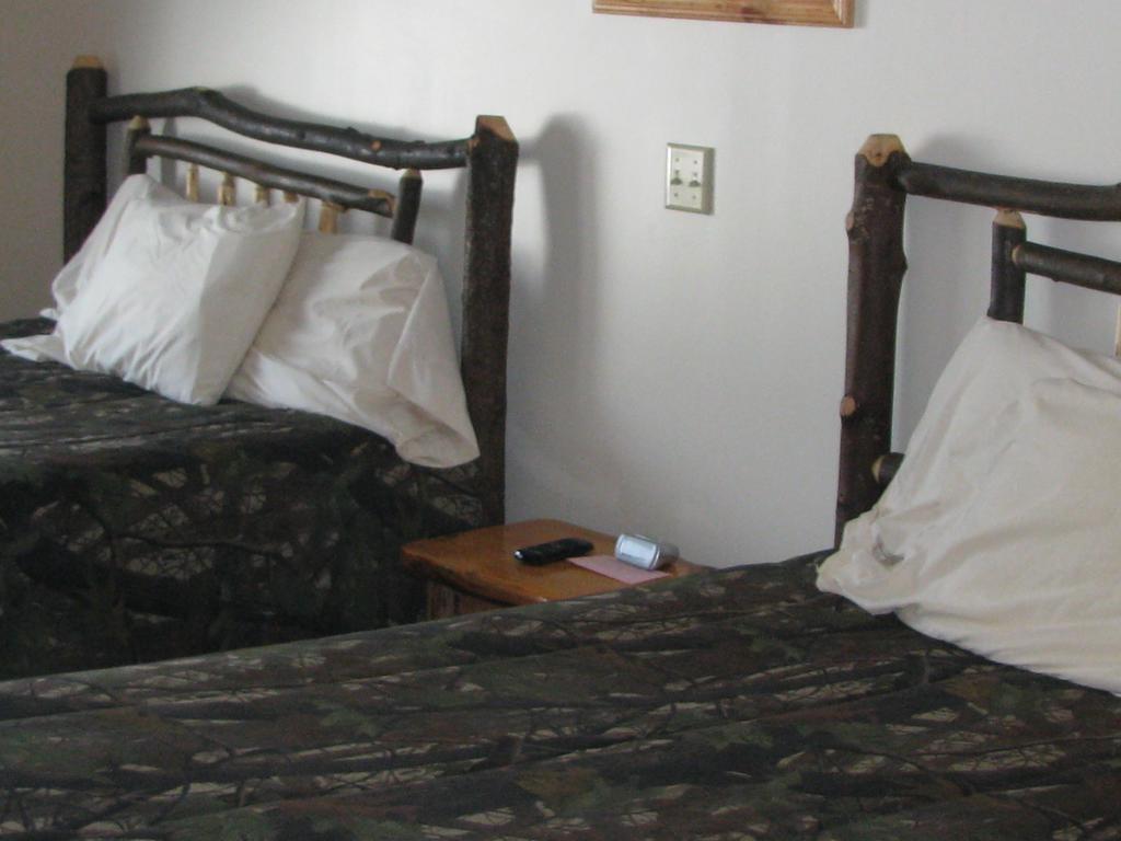 أولد فورغ Pine Knoll Hotel Lakeside Lodge & Cabin المظهر الخارجي الصورة