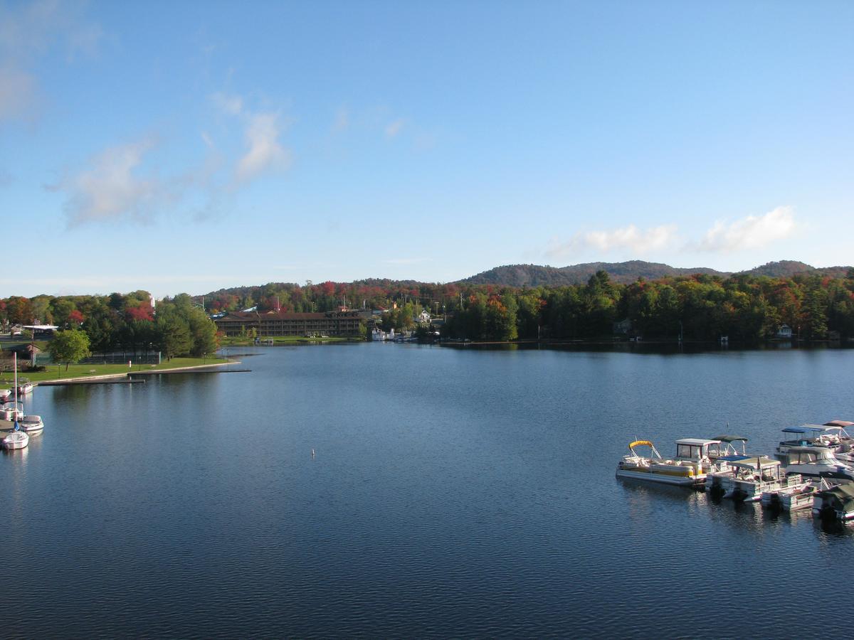 أولد فورغ Pine Knoll Hotel Lakeside Lodge & Cabin المظهر الخارجي الصورة