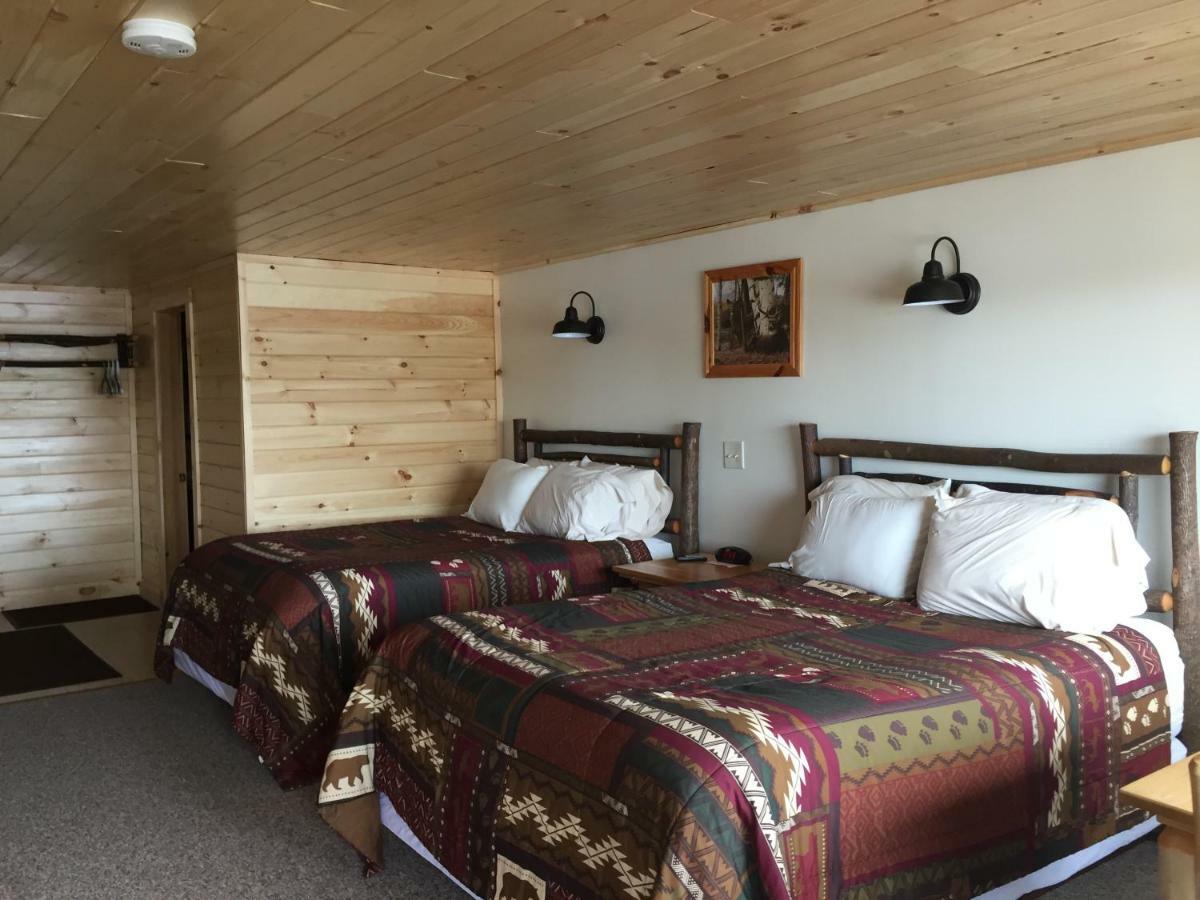 أولد فورغ Pine Knoll Hotel Lakeside Lodge & Cabin المظهر الخارجي الصورة