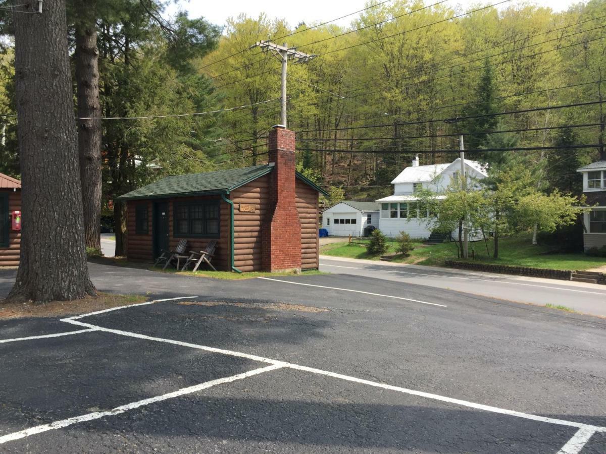 أولد فورغ Pine Knoll Hotel Lakeside Lodge & Cabin المظهر الخارجي الصورة