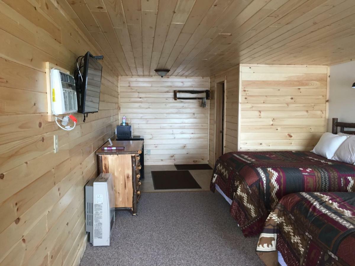 أولد فورغ Pine Knoll Hotel Lakeside Lodge & Cabin المظهر الخارجي الصورة
