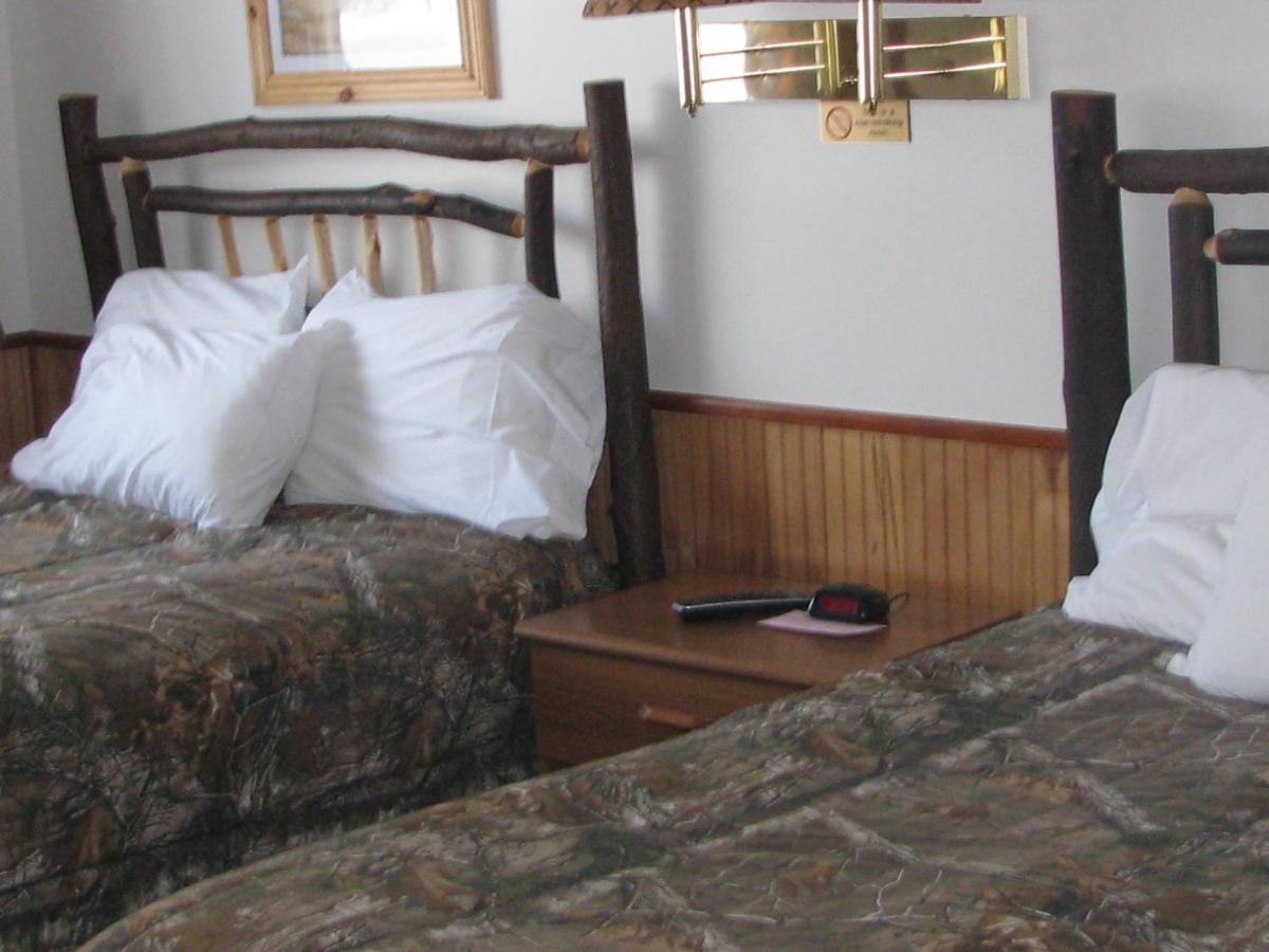 أولد فورغ Pine Knoll Hotel Lakeside Lodge & Cabin الغرفة الصورة